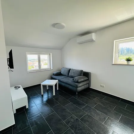 شقة Robic 2 لومباردا